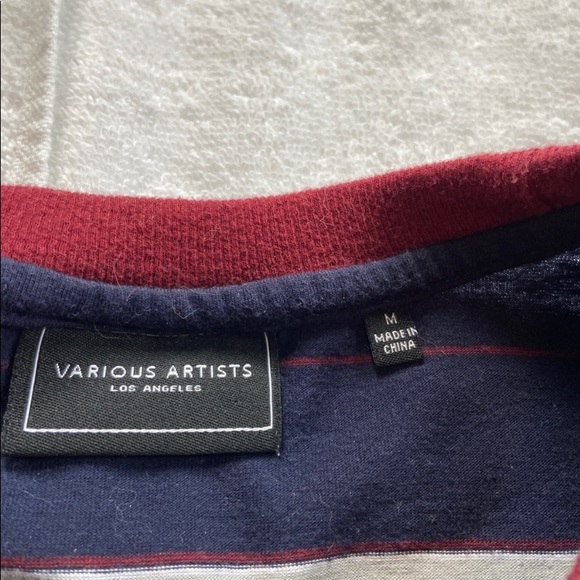 🎀Zumiez Various Artists Navy Blue Striped Shirt🎀 - Picture 4 of 4